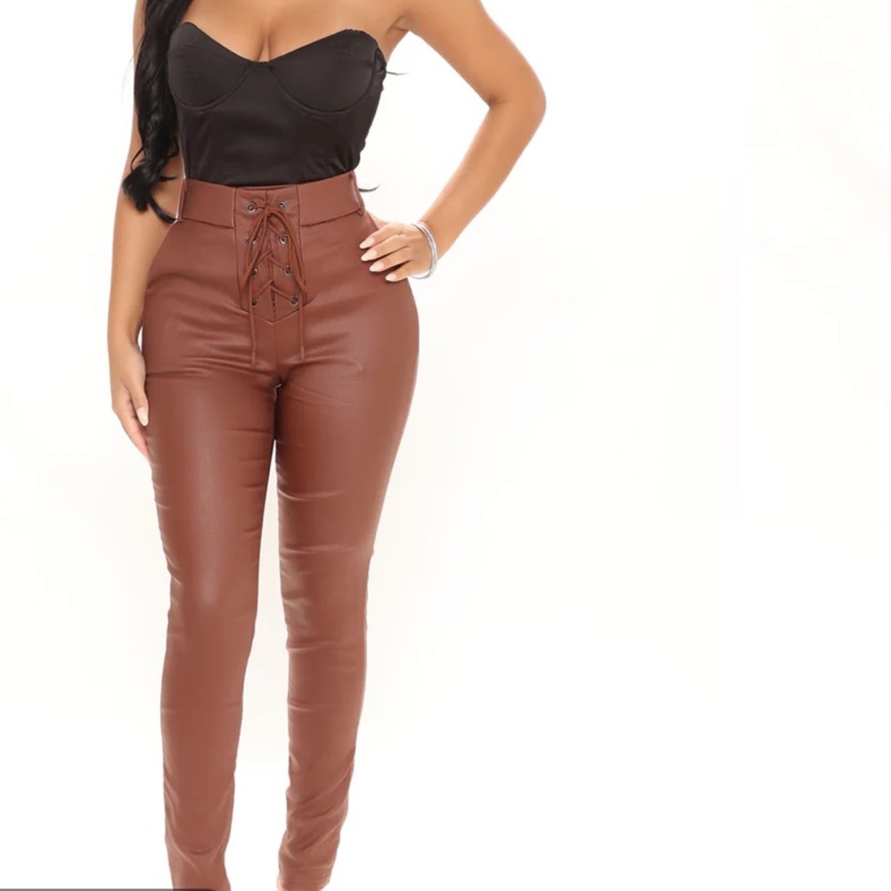 BNWT Brown Cognac Leather Faux Leather Leather Leggings Size Large never worn